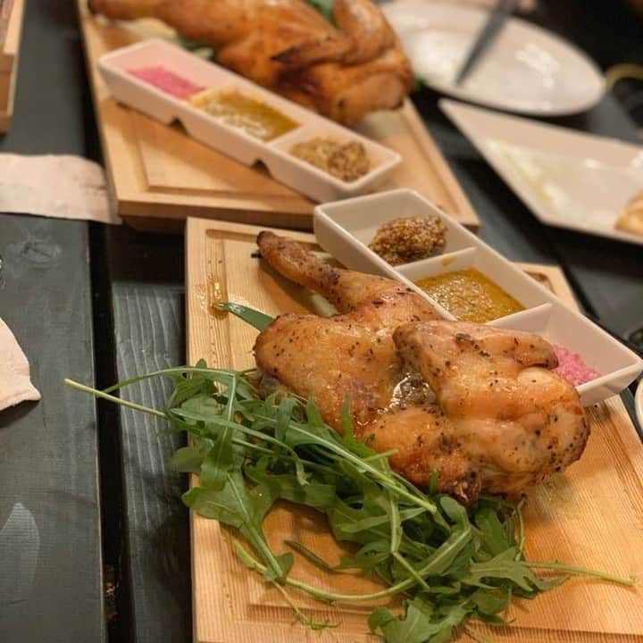 KitchHikeのインスタグラム：「キッチハイクに参加したみなさんの写真をご紹介📸 ﻿ ﻿ 〈photo by ぴこさん😋〉﻿ 素敵な写真をありがとうございます🎶﻿ ﻿ 【VECTOR BEER（ベクタービア）虎ノ門店】 ﻿ ﻿ 自慢のロティサリーチキンと、自家醸造のビールのマリアージュが最高！🐓✨ ﻿ ﻿ ビールがすすむ、数々のお料理も楽しめるビアバーです🍻 ﻿ ﻿ #instafood #foodstagram #delicious #yummy #飯テロ #vectorbeer #東京 #虎ノ門 #ビール #ビアバー #チキン #ロティサリーチキン #おいしい #グルメ #インスタグルメ #絶品 #グルメ好きな人と繋がりたい #食べるの好きな人と繋がりたい #kitchhike #キッチハイク」