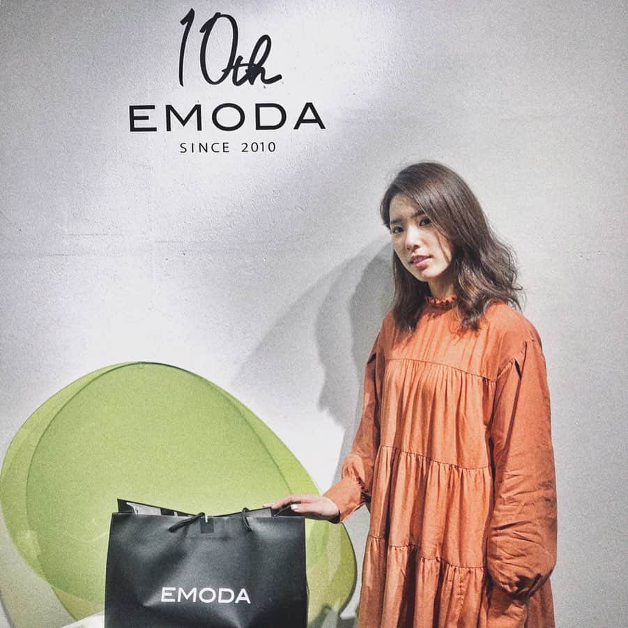 布川桃花さんのインスタグラム写真 - (布川桃花Instagram)「EMODA 2020SS🥀 . 10周年おめでとうございます❤︎ 限定デニムコレクションが可愛すぎた👏🏻 . #EMODA」11月12日 21時35分 - momoka_fukawa