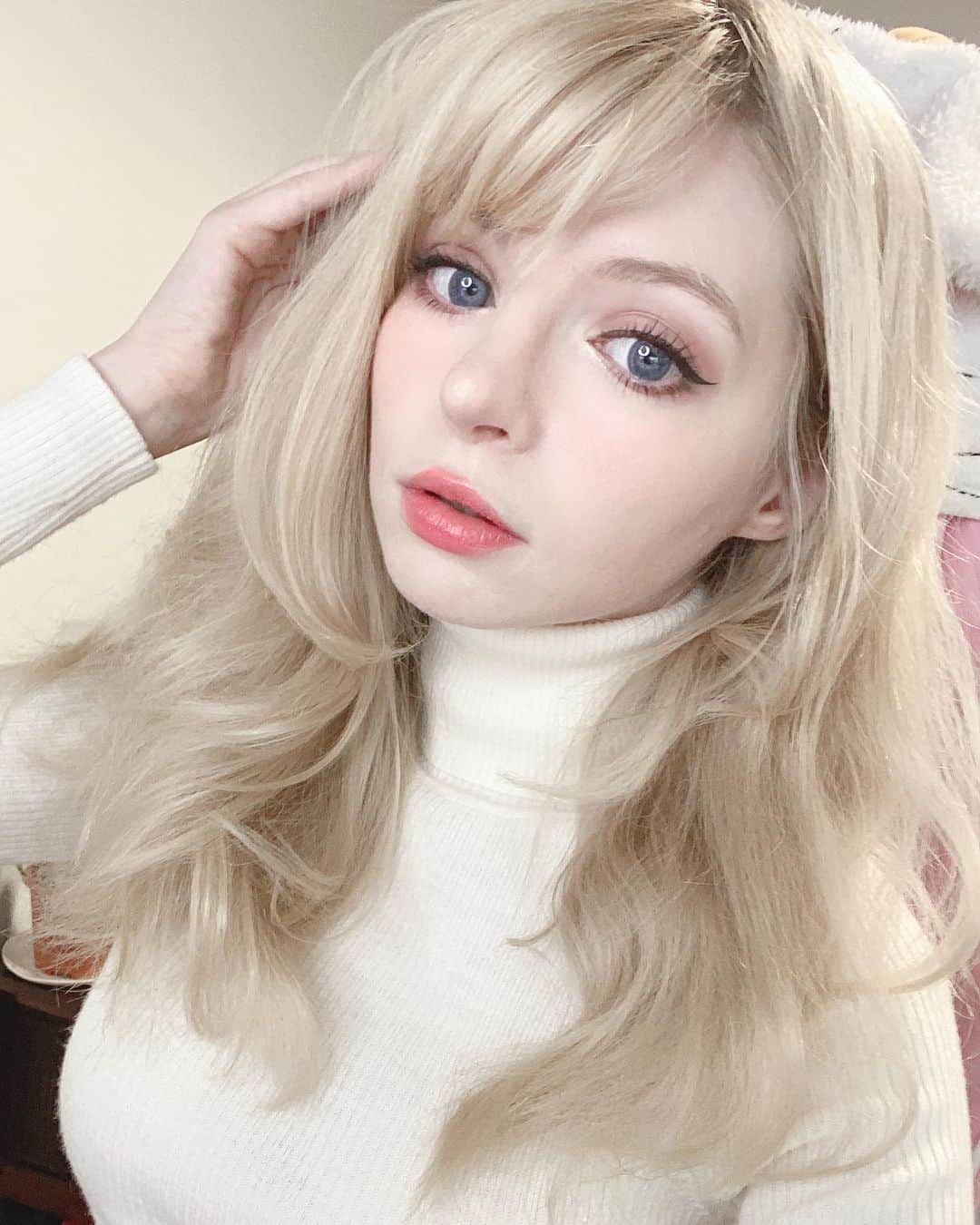 ソフィーさんのインスタグラム写真 - (ソフィーInstagram)「I’m obsessed with turtle necks this years!! So warm but also classy! 💖」11月12日 16時48分 - peachmilky_