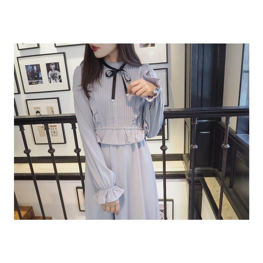 のインスタグラム：「11.12 update... #EATME #NOVEMBER #NEW #ITEM #🌹 ワンピース➡︎11.12発売予定 . TOP画面のURLからEATME WEB  STOREをCHECK💁🏻‍♀️ @eatme_japan . メイドライクマキシワンピース（ #ONEPIECE ） ¥14,500（＋tax） COLOR🎨:BLU.PNK.BLK SIZE📐:S.M . #EATME_CODE #eatmejapan #イートミー #fetishmode #2019aweatme #VINTAGEAFTERNOONTEA #益若つばさ #tsubasamasuwaka #fashion #japan #tokyo #harajuku #osaka #umeda #原宿 #大阪 #梅田エスト #instagood #like4like」