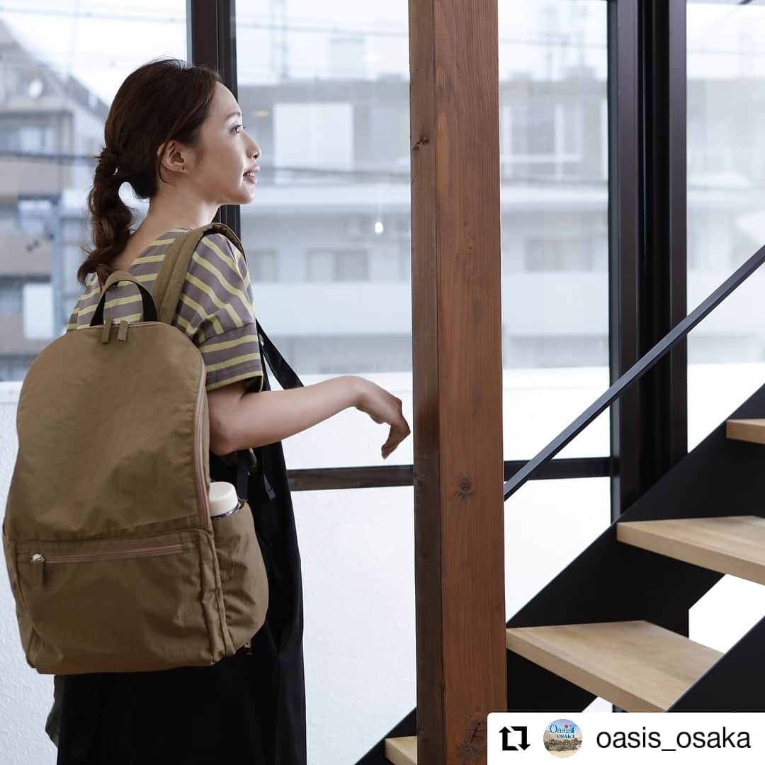 彦坂まなみさんのインスタグラム写真 - (彦坂まなみInstagram)「@cocowalk_official さんの撮影🚩  #Repost @oasis_osaka • • • • • • 「Oasis OSAKA ep.4」のご案内‼️ ・ 各社自慢の新商品をお客様へご紹介いたします。 お忙しい中恐れ入りますが、是非、足をお運びください。 ・ 2019.11.20（wed）-2019.11.21（thu）に開催 ・ ・ 【有限会社WAVE(COCOWALK) 】 @wave.inc_official  COCOWALKは【海を感じる】をテーマにウェア・バッグ・エプロン・ハンカチ・ベビーグッズなどを中心に企画から生産しているメーカーです。 特別なものではないのに、気が付くといつもそばにある大切なもの大切なモノ 使い心地が良く、飽きの来ない商品を提案しています ・ 【COLECOユーティリティリュック】 「コレをココに入れよう。私なりに整理整頓できるバッグCOLECO。」 大きめチャックに収納力抜群の仕分けポケット、サイドポケットなどありそうでなかったBAGが登場。 ママバッグとしてはもちろん、通学、通勤に最適なサイズ、しっかりとしたナイロン素材で汚れも目立ちません。 新生活にピッタリなバッグです。 ・ 是非、お楽しみに✨ □□日時□□ 11.20（wed）〜11.21（thu）・ 11.20（wed） 10：00-18：00・ 11.21（thu） 10：00-17：00・ ・ □□会場□□ OMMビル２Ｆ　Ｆ＋Ｆ２ホール ・ 〒540-0008大阪市中央区大手前1-7-31　2Ｆ ・京阪電車「天満橋」駅東口、地下鉄谷町線「天満橋」駅北改札口からＯＭＭ地下2階に連絡 ・ 皆様のお越しをお待ちしております☺・ #Oasis#oasis#Osaka#合同展示会#合同展#雑貨#アパレル#新商品#イエロースタジオ#ウェーブ#エマート#Msdesign#オリエンタルベリー#グローバルアロー#グリーンフラッシュ#ケーアイ#スイッチスタンス#ニシカワ#ニコット#東京田川#ふじや#メイクアップ#ムーンバット#Lagimusim#ランブリング#アラジン#丸栄日産」11月12日 17時00分 - ma7am1