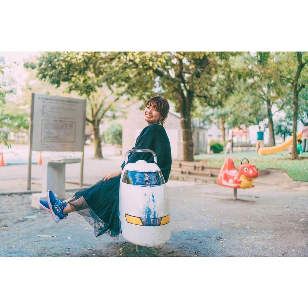のインスタグラム：「. @kuro_risa  adidas RUN90S アッパーにレザーやネオプレン、メッシュを組み合わせ、立体的な表情を持たせたデザイン。 本体価格 7,990円+税  全国のASBeeで販売中！ ※店舗により取扱商品は異なります。売り切れの際はご容赦ください。 お近くの店舗はプロフィールリンクから  #run90s #adidas #アディダス #ASBee #アスビー #限定モデル #シューズ #スニーカー #スニーカーコーデ #スニーカー女子 #デイリーユース  #kicks #shoes #sneaker #sneakers #fashion #instafashion」