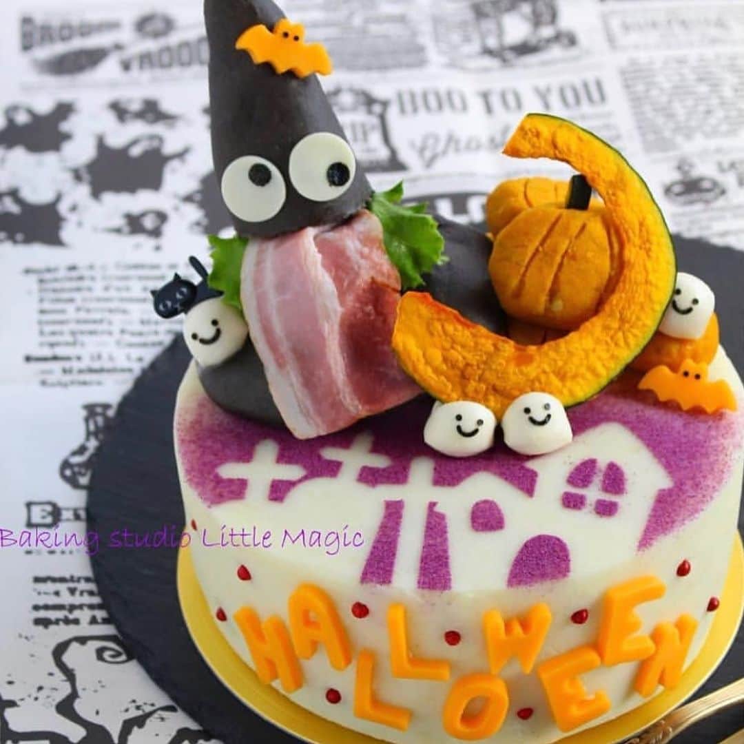 のインスタグラム：「👻#クスパハロウィン2019🎃 フォトコンテスト結果発表👏💘﻿ ページをスライドしてみてね😉💗﻿ ﻿ 1枚目のフォト﻿ 👑グランプリ👑　@little.magic.studio さん﻿ ﻿ 2枚目のフォト﻿ 👑準グランプリ👑　@mapril_sweets さん﻿ ﻿ 3枚目のフォト﻿ 👑特別賞👑　@matsunaga_hiroko さん﻿ ﻿ ご受賞、おめでとうございます！！✨﻿ クスパから素敵な賞品をプレゼントしてさせて頂きました♪﻿ ﻿ 参加して下さった皆様に感謝いたします😊❣️﻿ 誠にありがとうございました！﻿ 今後ともクスパ開催のフォトコンテストをよろしくお願いいたします💗﻿ ﻿ ﻿ #クスパ #クスパレシピ #おうちごはん #料理教室 #料理好きな人と繋がりたい #簡単レシピ #おうちグルメ #カフェ飯 #お家カフェ #おうちカフェ #クスパハロウィン2019 #自炊女子#自炊男子 #グルメ女子 #グルメ女子 #グルメ好きな人と繋がりたい」