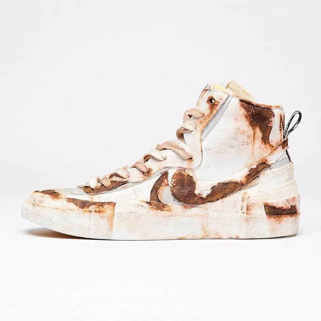 HYPEBEASTさんのインスタグラム写真 - (HYPEBEASTInstagram)「@hypebeastkicks: Japanese luxury imprint @principeprive’s has unveiled a hand-painted @sacaiofficial x @nike Blazer Mid that’s designed to appear as though it’s covered in rust. Inspired by the concept of aging sneakers made of metal, PRINCIPE PRIVÉ recruited skilled artists to strip the covetable kicks of their famed color and apply a raw off-white and silver base to represent oxidized metal. Expect ‘em to launch this week via PRINCIPE PRIVÉ’s web store and Harajuku outpost for approximately $1,110 USD. ⁠⠀ Photo: PRINCIPE PRIVÉ」11月12日 17時31分 - hypebeast