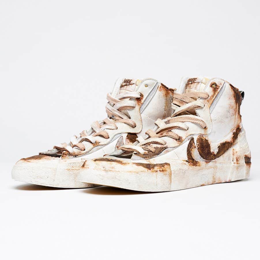 HYPEBEASTさんのインスタグラム写真 - (HYPEBEASTInstagram)「@hypebeastkicks: Japanese luxury imprint @principeprive’s has unveiled a hand-painted @sacaiofficial x @nike Blazer Mid that’s designed to appear as though it’s covered in rust. Inspired by the concept of aging sneakers made of metal, PRINCIPE PRIVÉ recruited skilled artists to strip the covetable kicks of their famed color and apply a raw off-white and silver base to represent oxidized metal. Expect ‘em to launch this week via PRINCIPE PRIVÉ’s web store and Harajuku outpost for approximately $1,110 USD. ⁠⠀ Photo: PRINCIPE PRIVÉ」11月12日 17時31分 - hypebeast