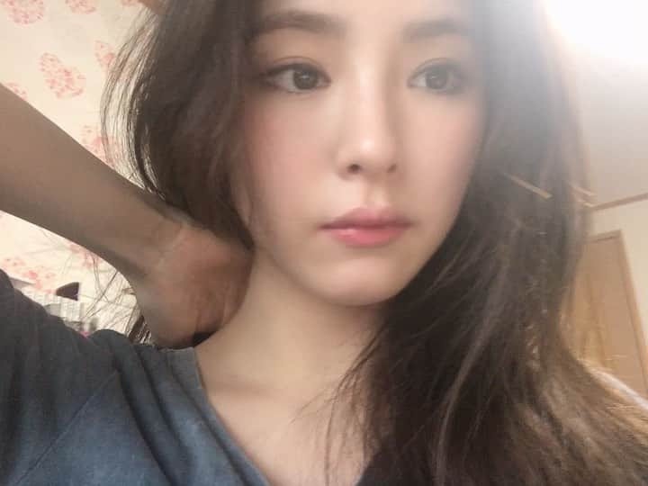 シン・セギョンのインスタグラム：「오늘 메이크업」