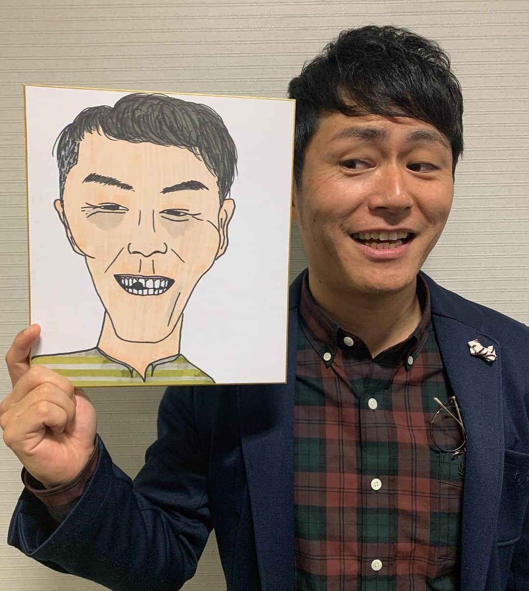 kento fukayaさんのインスタグラム写真 - (kento fukayaInstagram)「【さえない似顔絵74】 ラフ次元 梅村さん  #さえない似顔絵 #似顔絵 #イラスト #お笑い #芸人 #よしもと漫才劇場 #ラフ次元 梅村さん #インスタライバー #意味のわからない自転車と #バイクの間の乗り物に乗っている #ヘルメット着用自転車 #知らなかったらおそらく #喋ってはいけない人だと思う #kentofukaya」11月12日 18時05分 - kento1989