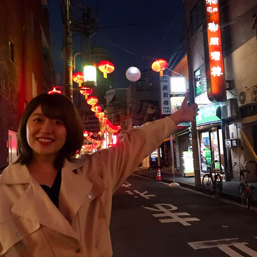 滝菜月さんのインスタグラム写真 - (滝菜月Instagram)「尾崎アナと中華街！﻿ ﻿ もっちもちの餃子を食べながら﻿ 真面目な話からくだらない話まで﻿ たくさん聞いてもらいました。﻿ 振り返ってみると﻿ 聞いてもらってばっかりだったな...。﻿ ﻿ 明かりのついたぼんぼんが﻿ 中華街らしくて綺麗です。﻿ ﻿ #中華街 #尾崎アナ﻿」11月12日 18時12分 - taki_natsuki