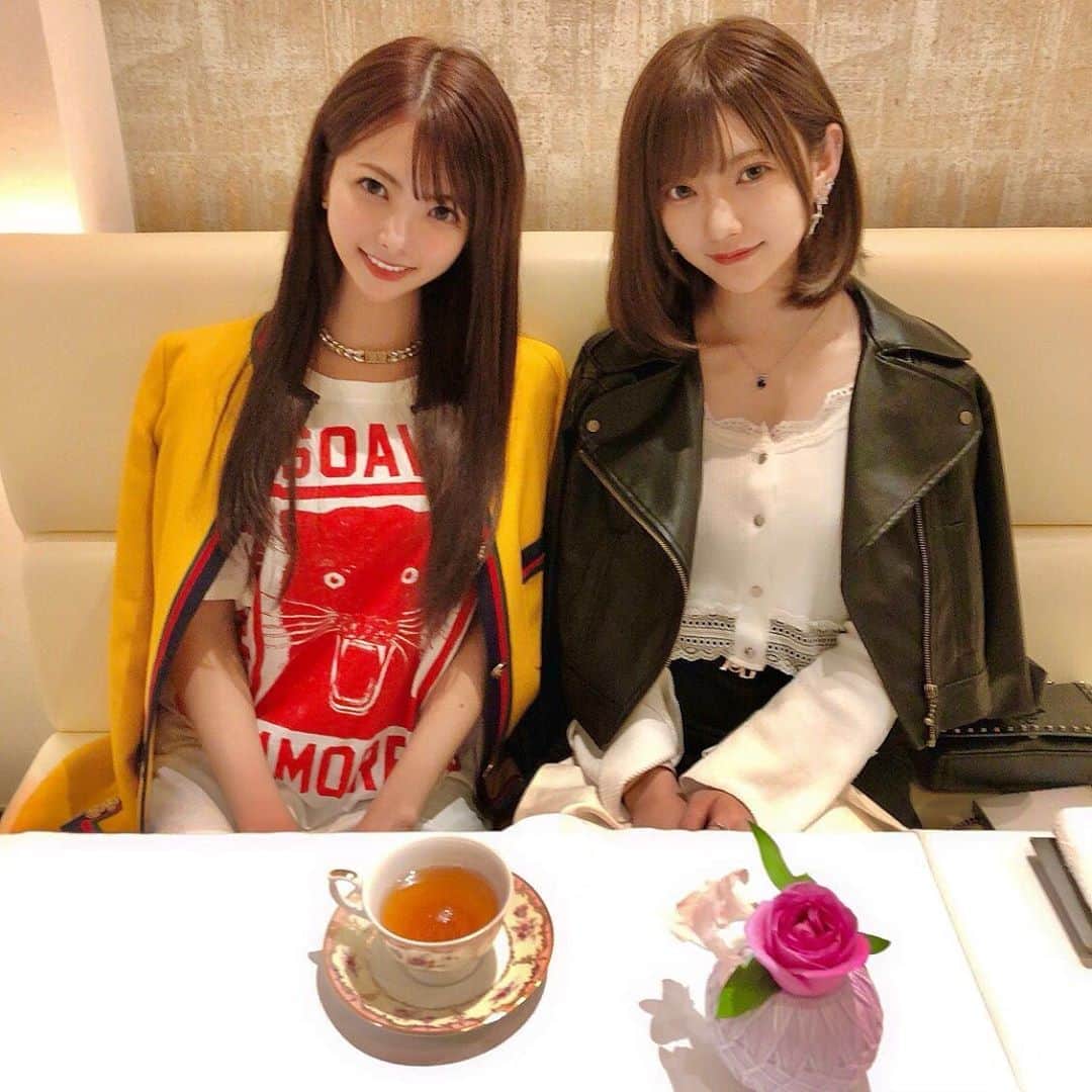 岡田栞奈のインスタグラム：「まりり(@marina.yamada_324 ) とMeilleur Avenir a Tokyoで フレンチランチ🍴💕 ・ ・ 久しぶりにお互いの近況報告 できたかも🤣✨ まりぱんコンビ相変わらずです😚💓💓💓💓 #まりぱん #ランチ #フレンチ #外苑前 #女子会 #lunchtime #french #love」