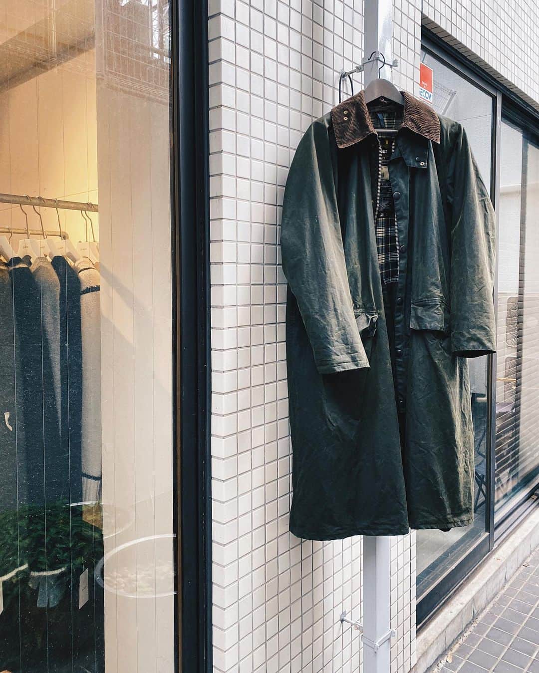 小塚源太のインスタグラム：「♻️♻️♻️ 今年はカーキばかり選んでる #barbour #khaki #style」