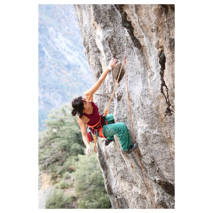 小林由佳さんのインスタグラム写真 - (小林由佳Instagram)「☀︎SUNNY☀︎ Even though I don't have any success so far For sure I'm enjoying climb here!🐰👊🏻 ・ ・ @mammut_japan  @unparallelup」11月12日 18時53分 - yuca_tan