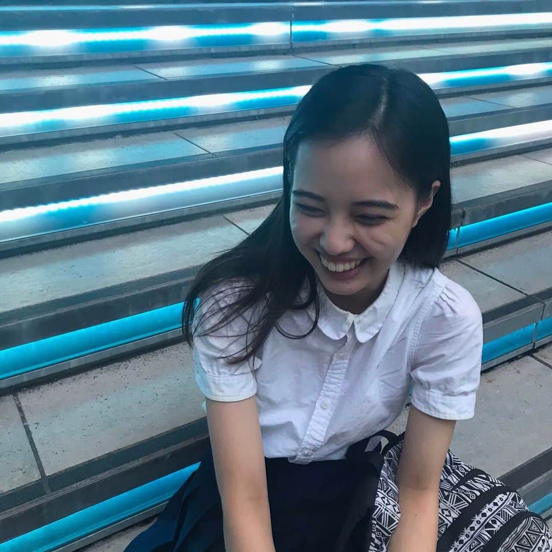新関碧のインスタグラム：「まだ半袖の時期の写真笑 あっという間に寒くなってきて、もうすぐ制服も終わっちゃうなぁ…」