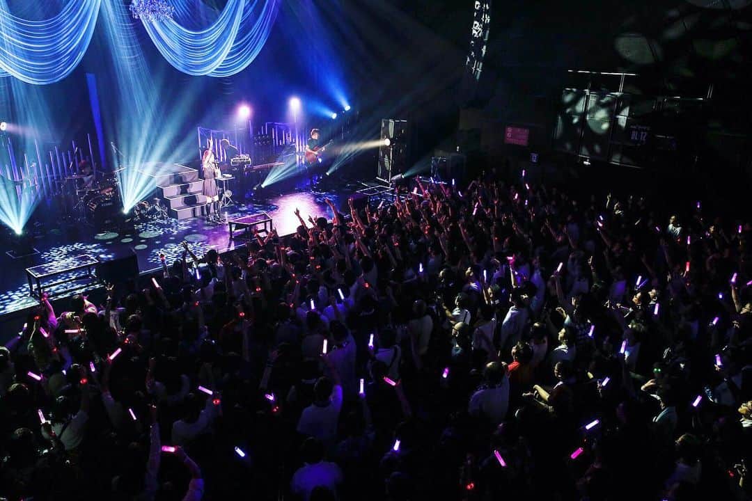 黒崎真音さんのインスタグラム写真 - (黒崎真音Instagram)「改めて . MAON KUROSAKI LIVE TOUR 2019 Beloved One! 赤坂&大阪&名古屋公演 . ありがとうございました！ . 赤坂公演の写真もらったから、一部載せるね . 残りの写真と胸の内はブログにて🍑 . 本当に本当に みんなが素敵だったー！！ #belovedone #ビラブツアー #ビラブ」11月12日 19時20分 - maonkurosaki922