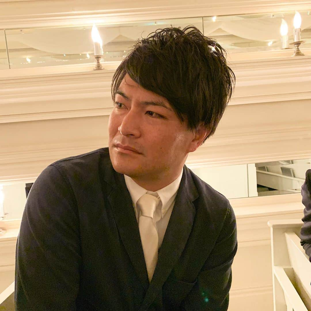 木尾陽平さんのインスタグラム写真 - (木尾陽平Instagram)「FM OH!『らじこー』DJみぃちゃんの結婚式✨ 良い夫婦確定の幸せに溢れた素敵な式でした💍✨ #みんないい顔してる #減量中の僕にはわざわざ特別メニュー🙇  #誕生日まで祝ってくれた😭 #チャペルにて新婦入場前に感極まる瀬下さん #幸せなムービーを見るトキさんの背中 番組に数回お邪魔しただけで、レギュラーでもない僕とも公私共に仲良くしてくれて『アッパレード』という名前の案もくれたみいちゃん！  ホントに綺麗だったし旦那さんも気さくでステキな方だった！ うん！安心して任せられる！！ 末永くお幸せに！！おめでとうございマッスル💪 <余談> #11月13日 #今日は誕生日 #34歳になりました」11月13日 5時14分 - ykio1113