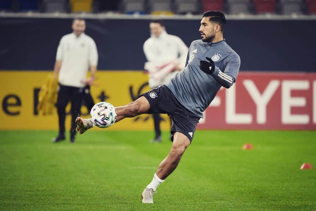 エムレ・カンのインスタグラム：「@dfb_team #EC23 #iCan #weCan」