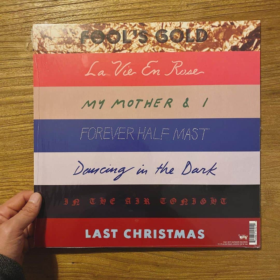 山田稔明さんのインスタグラム写真 - (山田稔明Instagram)「ルーシー・ダッカスの新譜は2019年に配信リリースした楽曲をまとめたEP。ブルース・スプリングスティーン「ダンシング・イン・ザ・ダーク」とワム！「ラスト・クリスマス」のカバーも素晴らしい。 #買ったレコード #買ったレコード2019 #lucydacus」11月12日 21時38分 - toshiakiyamada