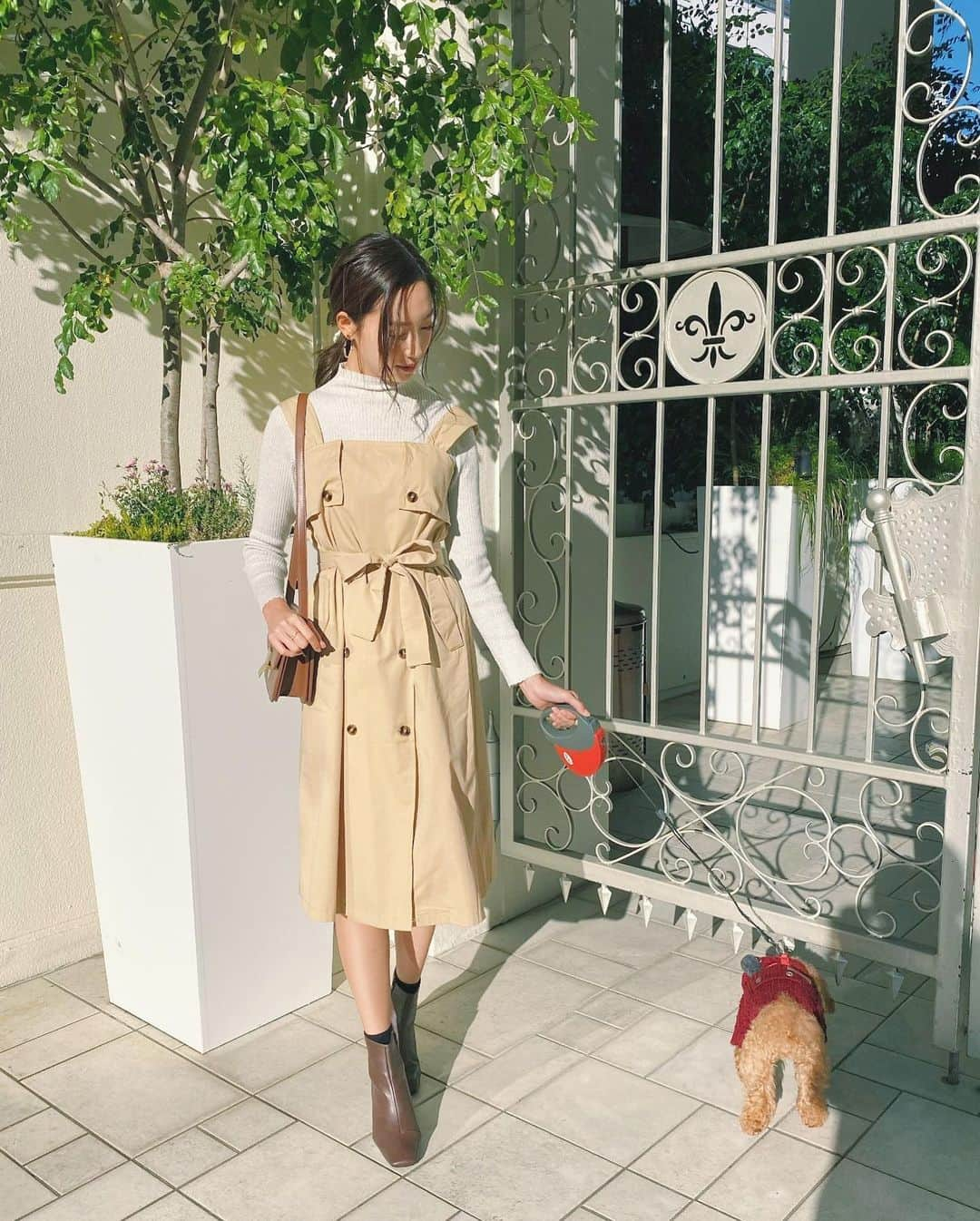 中島亜莉沙さんのインスタグラム写真 - (中島亜莉沙Instagram)「私服コーデ🐶🍁🧡 トレンチワンピ、ショルダーバッグ @17kg_official  このトレンチワンピ、ゆったりとしてるから着心地がとっても楽だよ☺️✊🏻 #愛犬とデートなうコーデ #ootd #outfit #coordinate #fashion #brown #dress #shoulderbag #bag #17kg_official #イチナナキログラム #トレンチワンピ #ショルダーバッグ #コーデ #今日のコーデ」11月12日 21時39分 - arisan_days