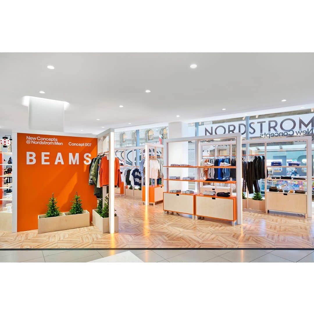 ビームスさんのインスタグラム写真 - (ビームスInstagram)「BEAMSのポップアップストアが北米8都市のファッション系百貨店「Nordstrom」でスタート。BEAMSのメンズカジュアルレーベルやBEAMS JAPANの雑貨などのオリジナル商品に加え、アメリカンブランドとの限定コラボレーションや、ジャパニーズブランドのセレクションを展開中。また商品は「Nordstrom」オンラインサイトからも購入可能です。  期間：2019年11月7日（木）～2020年1月5日（日）  都市：NYC ・Seattle ・ LA・ Vancouver・ Miami ・Costa Mesa・Chicago・ Dallas  @beams_mens_casual @beams_plus_harajuku @beams_japan @beams_t @nordstrommen  @diaspora_skateboards @f_lagstuf_f @orslow @sasquatchfabrix_official @teatora_sendagaya  @brooksbrothers @newbalance @neweracap @poloralphlauren  @naijelgraph @kojiyamaguchi_orista @hanaiyusuke  #beamspopupatnordstrom #nordstrom #newconcepts #concept007  #beams #beamsplus #beamsjapan #beamst #diasporaskateboards #flagstuff #sasquatchfabrix #teatora #orslow #brooksbrothers #newbalance #neweracap #poloralphlauren #naijelgraph #kojiyamaguchi_orista #hanaiyusuke」11月12日 21時53分 - beams_official