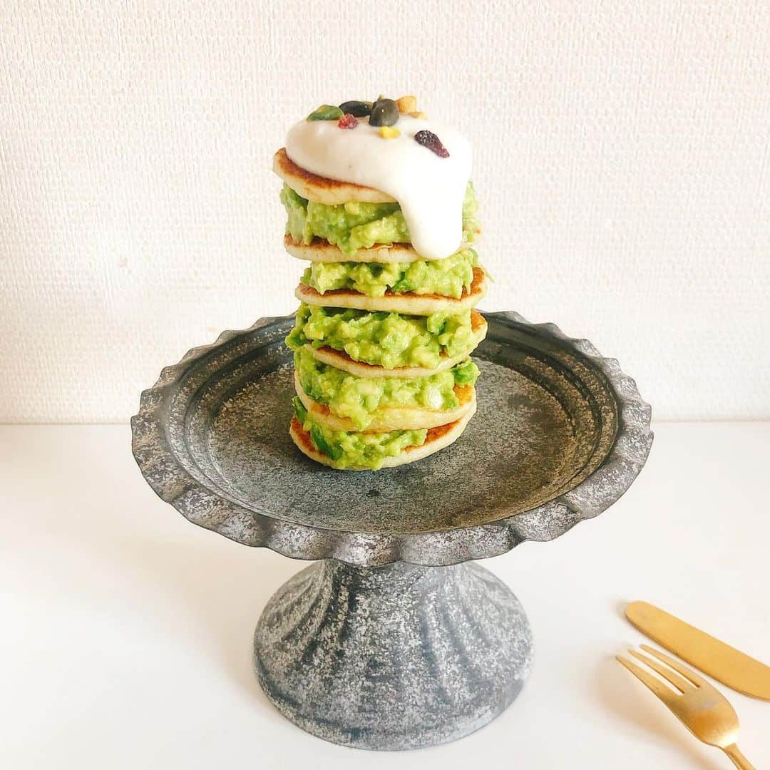 SnapDishさんのインスタグラム写真 - (SnapDishInstagram)「sakiさんのお料理「アボカドとSOYクリームの米粉パンケーキ🥑🥞」 #snapdish #foodstagram #instafood #homemade #cooking  #foodphotography #instayummy #料理 #おうちごはん #テーブルコーディネート #器 #暮らし #パンケーキ #米粉 #アボカド #SOYクリーム https://snapdish.co/d/Wy0Kbaa」11月12日 22時01分 - snapdish