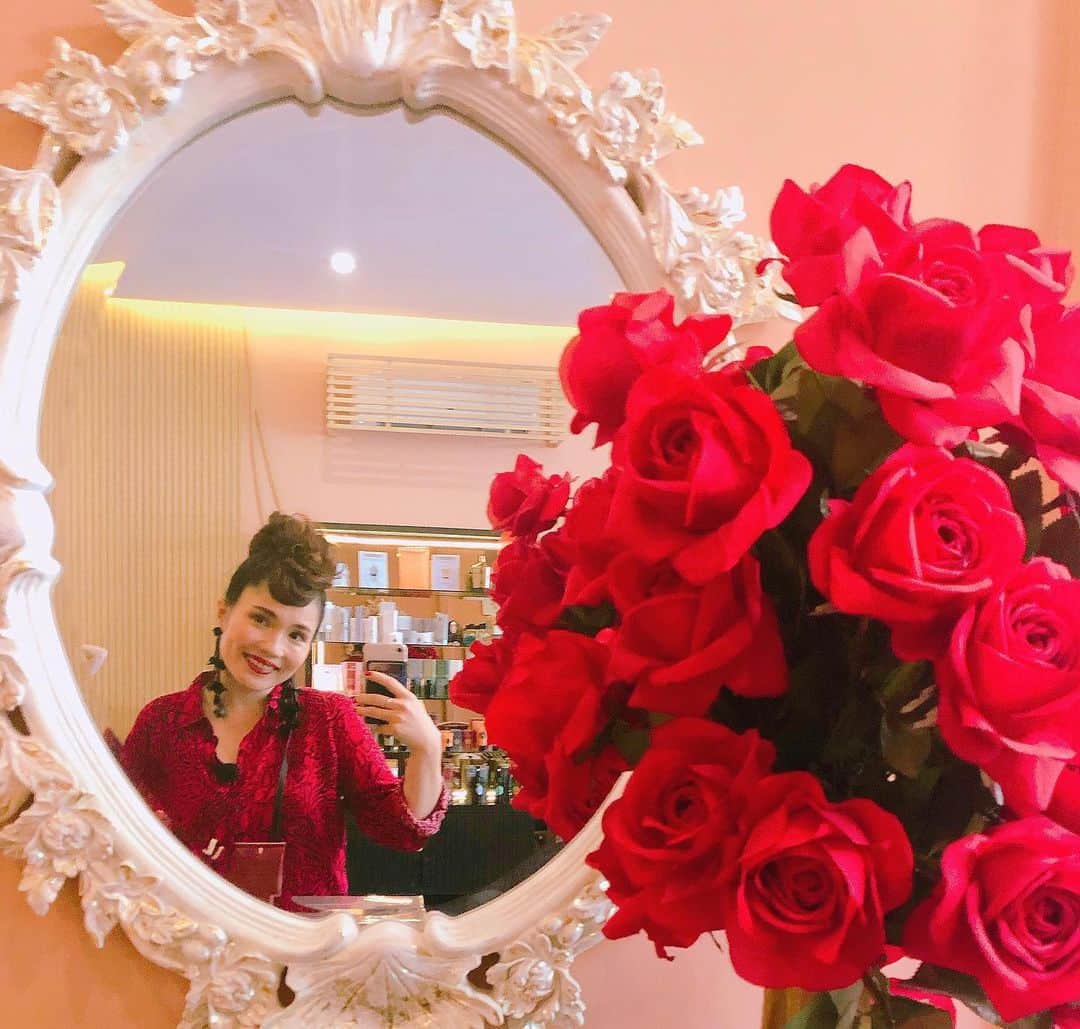 平野ノラさんのインスタグラム写真 - (平野ノラInstagram)「薔薇って漢字で書ける〜？ #なつかCM #平野ノラ」11月12日 22時05分 - noranoranora1988
