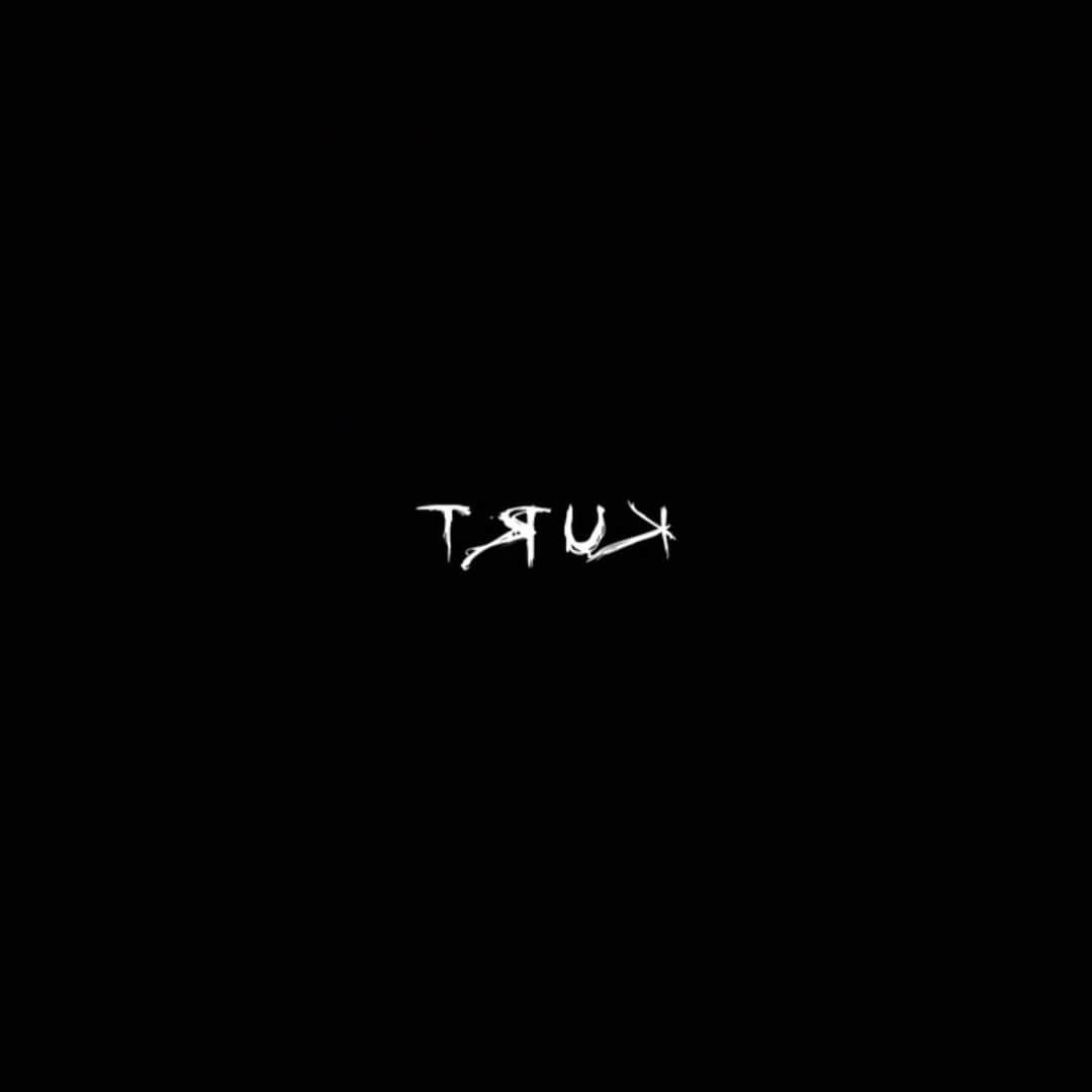 SALUさんのインスタグラム写真 - (SALUInstagram)「KURTを書いたのは2019年3月。 もう限界だった。 全てを破壊するか、自分を破壊する以外に考えられなかった。 だが、その選択肢をとれない理由がある。 結局またこの壁だ。 いや、鏡？」11月12日 22時30分 - salu_info