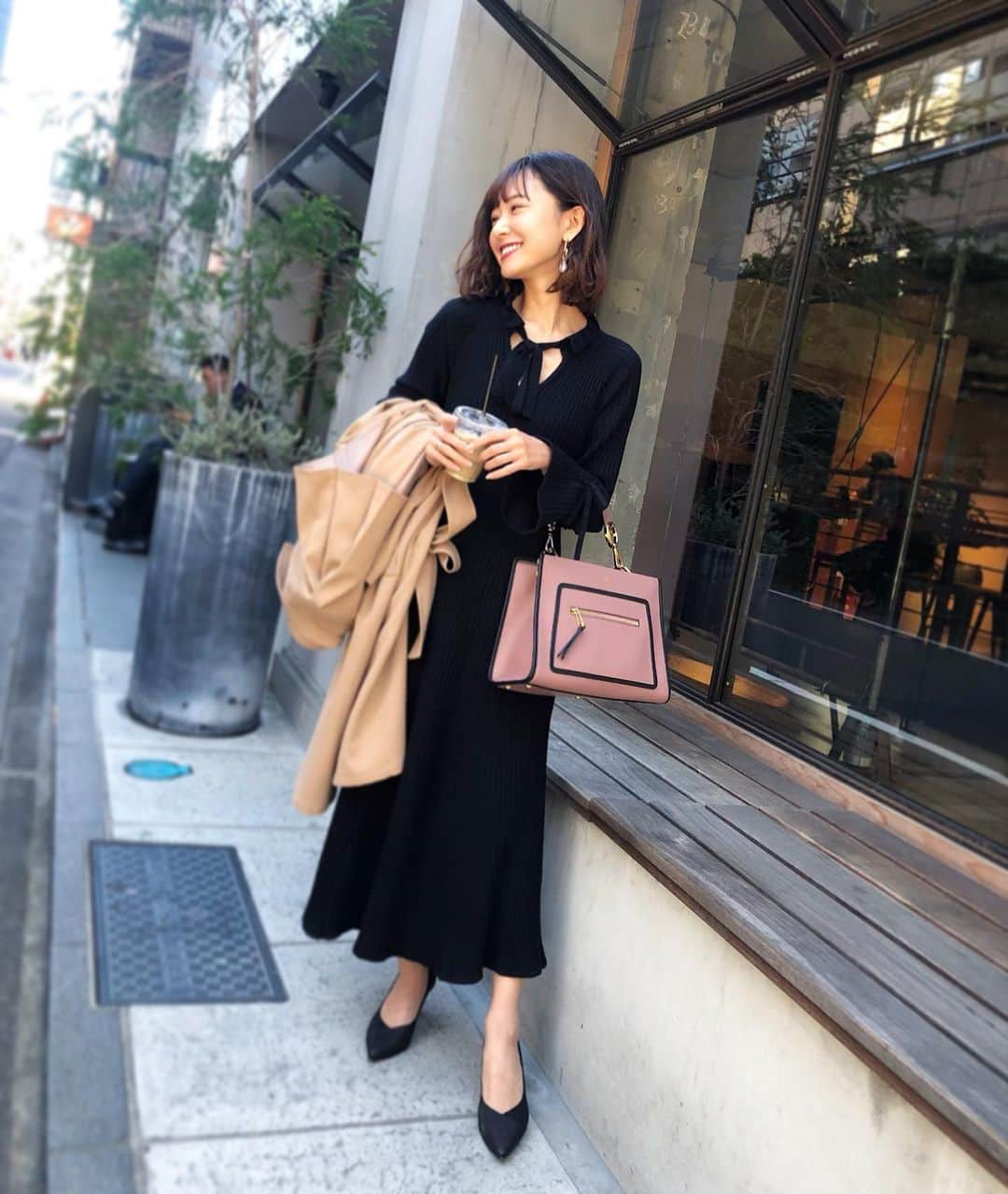 西川瑞希（みずきてぃ）さんのインスタグラム写真 - (西川瑞希（みずきてぃ）Instagram)「@cheriemona_official のミーティングしてきました🌹 ニットワンピースだったので綺麗感はヒールで// . ちなみに新しいヒールは低めのヒールで足にしっかりフィットしてくれて1日履いていても全然疲れなくて、履き心地はとても追求したところだから履いていて嬉しくなりました❤︎スタッズ付きのデザインもあるからよかったら是非見てみてください✨ . それから今日はBDイベントの当選通知も届いたみたいで"当たったよ〜"のお声を沢山聞けてより当日がたのしみになりました😍 . 会える皆様、沢山楽しみましょうね//今回来られない皆様も別の機会でまたお会いできますように❤︎ . @cheriemona_official #cheriemona #meeting #秋冬コーデ #トレンチコート #ニットワンピース」11月12日 22時33分 - mizuki_nishikawa_