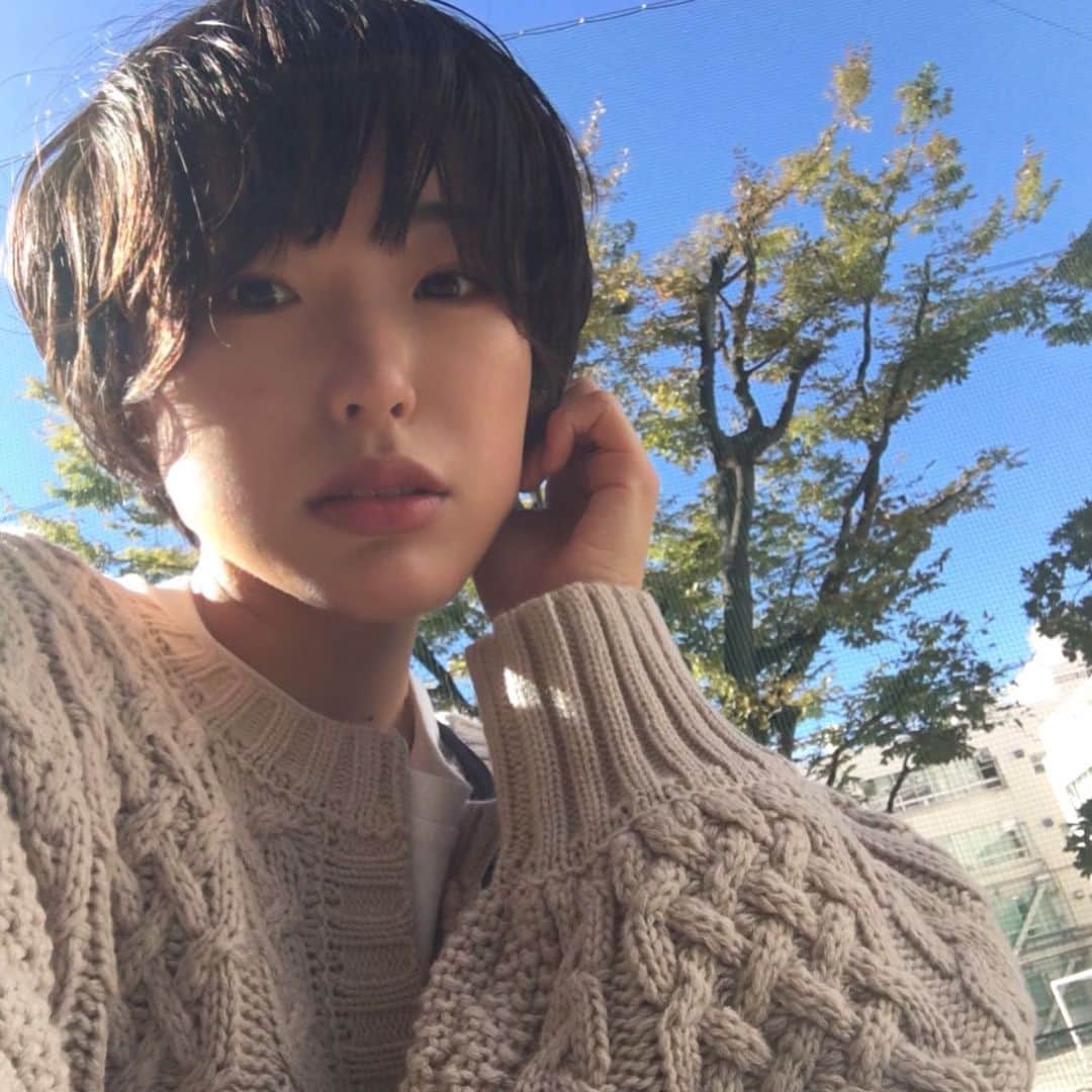 ナカヤマユキコさんのインスタグラム写真 - (ナカヤマユキコInstagram)「✔️28さい . とりあえず髪をバッサリくるくるにしてみた✂︎ . なんだか若返った気がするね🍊 . . . . . #newhair  #マッシュショート #ベリーショート #黒髪ショート #ショート女子」11月12日 22時56分 - iam_uk