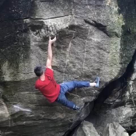 のインスタグラム：「Another nemesis dream line went down last weekend. Vecchio leone 8b in Brione felt impossible since I tried it for the first time and same with "Kingdom". The last one still waits for me - all moves done and can't wait to come back and take it down💪🏻😁. Happy to find new projects in Ticino and thanks to so many people like @lenadrapella (photos and great company), @jenny__buckley (🎥 and warm place to stay), @onlynuts, @elenasalinetti , @giuliano_cameroni and of course my second family @alpha_boulder_giubiasco 😁😁 to make this trip so successful. And sorry for the missing move in  the beginning 🙈😅.」
