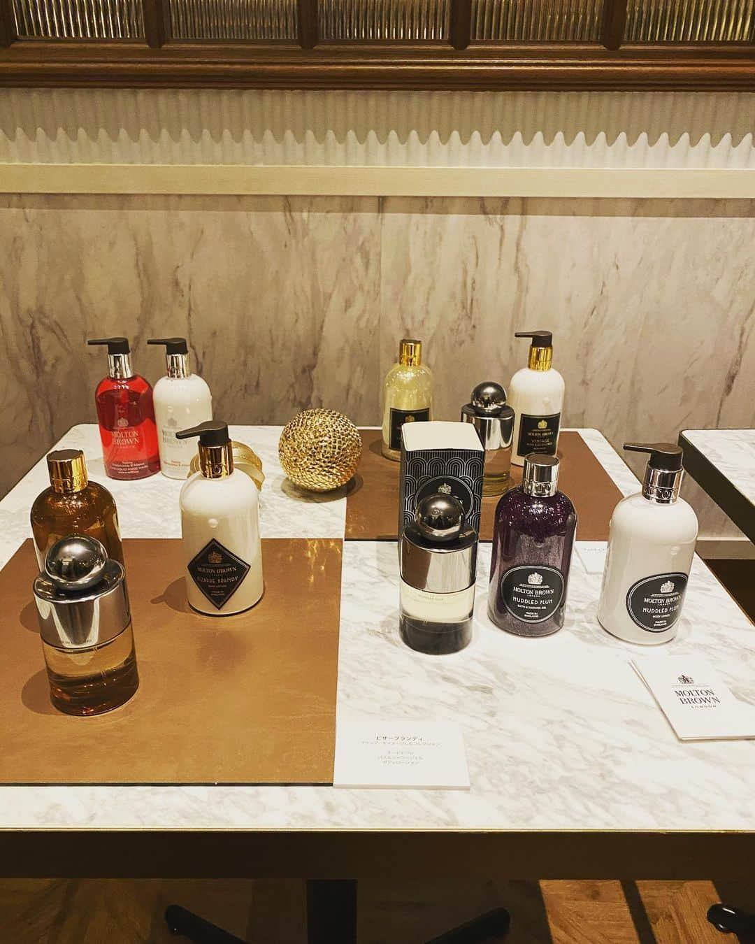 Gabrielaさんのインスタグラム写真 - (GabrielaInstagram)「Molton Brown Xmas collection 🎄 . カクテルやパーティードリンクをイメージした香りの Xmasコレクションは大人っぽくて、おしゃれでした😌💕 . . . . . #moltonbrown #xmas #party #ootd #lookdodia #モルトンブラウン　#ホリデーコレクション　#パーティー#クリスマス　#クリスマスコレクション」11月12日 23時02分 - rkgabriela