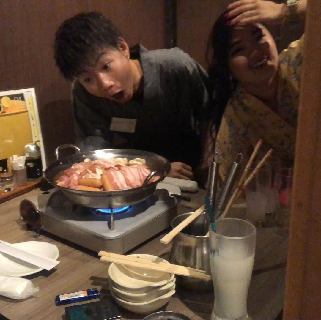 ゆずの小町天王寺店のインスタグラム：「ダイスキなお鍋！ダイスキなバイトメンバー！」