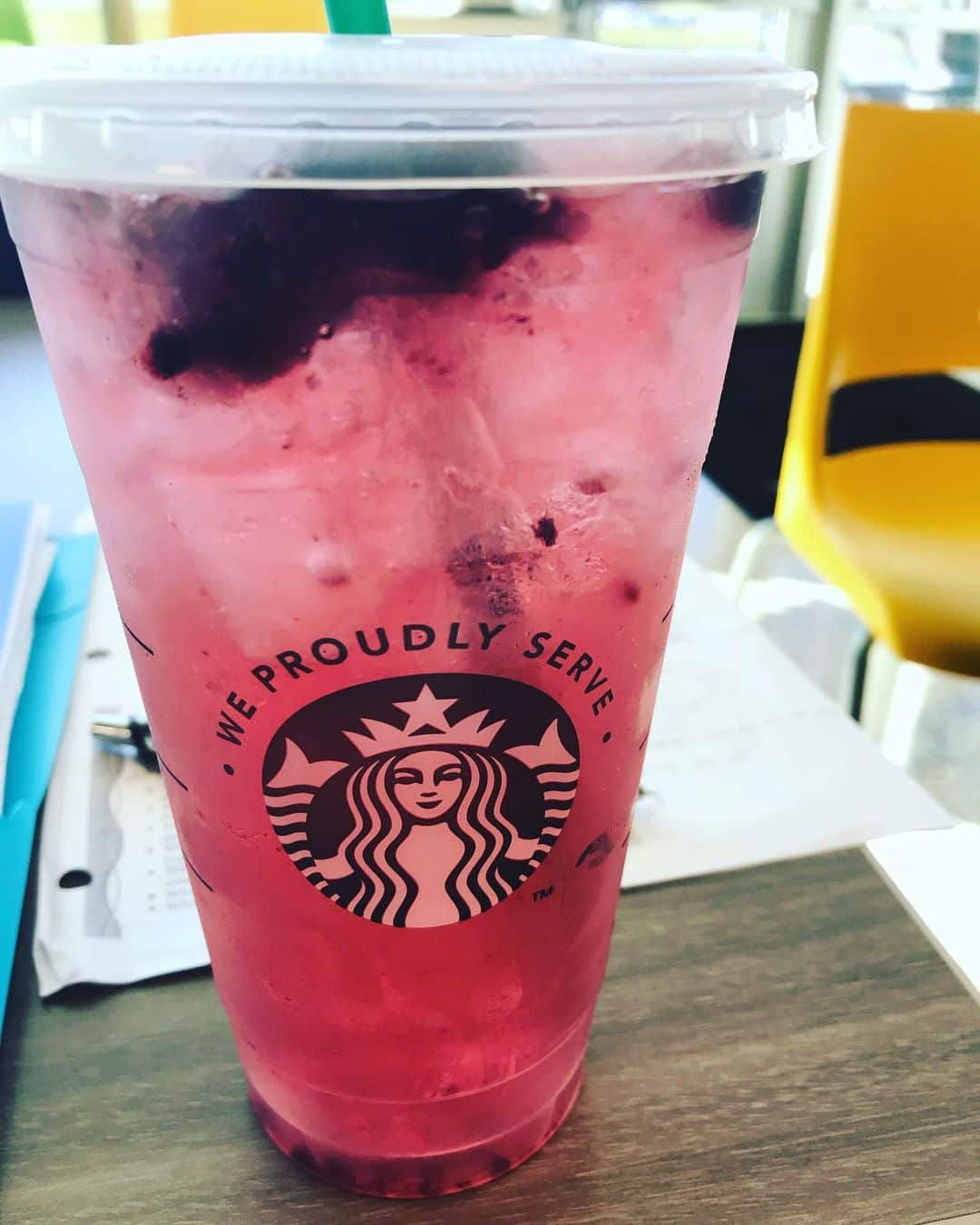 長野未祈さんのインスタグラム写真 - (長野未祈Instagram)「Berry Berry＊＊＊🍓🍓🍓🍓🍓 I don't know this name well, but Alex always drinks it, so I ordered.It ganna be my favor! #waterwithberry」11月12日 23時48分 - minorinagano