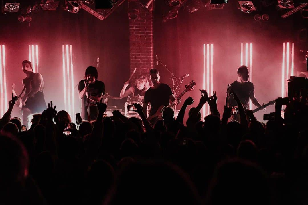 ジャック・ファウラーさんのインスタグラム写真 - (ジャック・ファウラーInstagram)「Paris was punk rock as fuck, can’t wait to rip Antwerp tonight! See you all soon🤘🏻🤘🏻 @elliemitchellphotography 📸」11月12日 23時51分 - jacksws