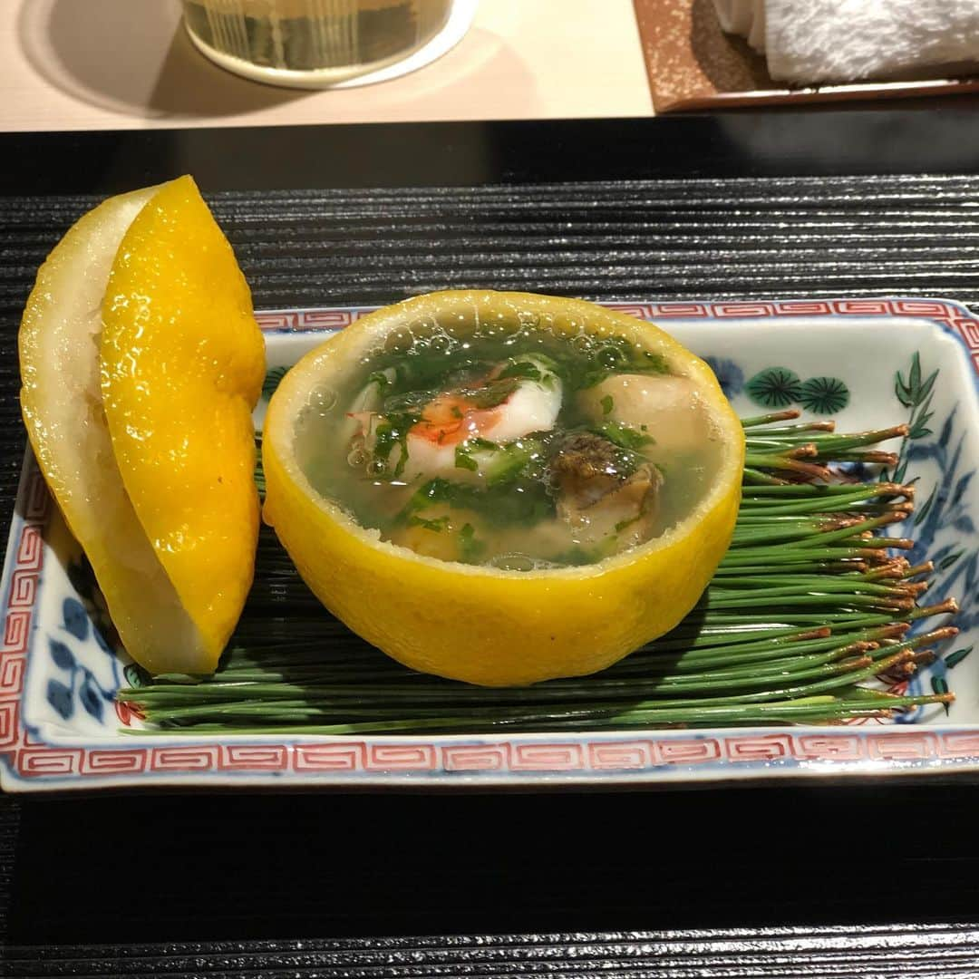 沖田杏梨さんのインスタグラム写真 - (沖田杏梨Instagram)「I went to celebrate Fukunaga lawyer's birthday today at Tokyo wasyoku Igarashi. Congratulations🥳👏🎉 * 福永活也弁護士のお誕生お祝いしてきました🎂🎊🎉 恋愛トーク盛り沢山笑 東京和食五十嵐さんにて。めちゃくちゃ美味しくて10品以上。パフォーマンスも最高でした！👏🏻 福永さんめっちゃくちゃ天才で面白い方です。 出版された書物もバカ売れ中なのでまだの方はぜひ読んでみてください✨  #katsuyafukunaga #anriokita #birthdayboy #東京和食五十嵐 #日本一稼ぐ弁護士の仕事術」11月12日 23時51分 - anri_okita