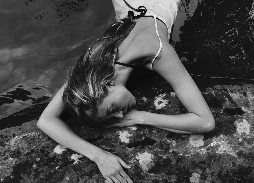 マーサ・ハントさんのインスタグラム写真 - (マーサ・ハントInstagram)「take me to the river @helenachristensen」11月13日 0時10分 - marthahunt