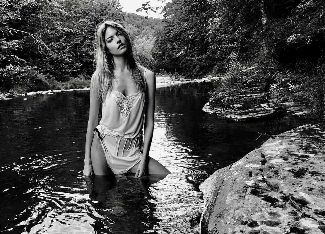 マーサ・ハントさんのインスタグラム写真 - (マーサ・ハントInstagram)「take me to the river @helenachristensen」11月13日 0時10分 - marthahunt