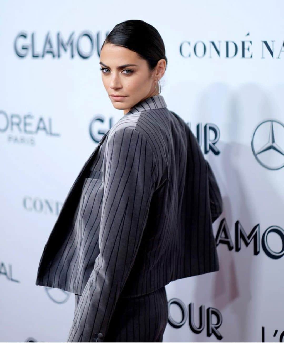 ロレンザ・イゾさんのインスタグラム写真 - (ロレンザ・イゾInstagram)「Thank you @glamourmag for having me last night at the #glamourwoty awards. The electric feminist synergy was so powerful and palpable. Thank you for leaving me so inspired and ready to do more. I wore badass designers, @dzojchen and @lizziemandler ❤️」11月13日 0時10分 - lorenzaizzo