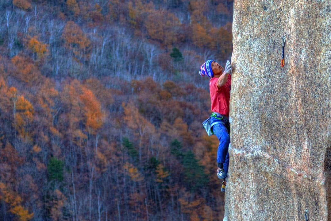 平山ユージさんのインスタグラム写真 - (平山ユージInstagram)「Practice on Crux of Petashiman 5.13c,Ogawayama. It’s very nice line but it’s hard😳  ペタシマン5.13cの核心を練習、良いラインだけどほんと難しい😅  Photos @deloprojet  @maechan82kgclimber  @thenorthfacejp  @beal.official  @blackdiamond  @climbskinspain  @climbparkbasecamp  @boulderpark_basecamp  @basecamptokyo  @basecamp.import  @basecamponlineshop  @thenorthfacecup  #ogawayamaclimbing #ogawayama #小川山 #ペタシマン」11月13日 0時15分 - yuji_hirayama_stonerider