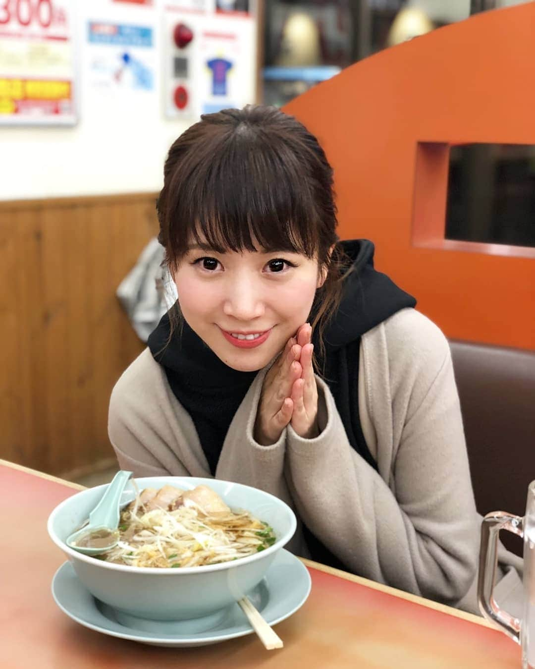 坂本詩緒里さんのインスタグラム写真 - (坂本詩緒里Instagram)「今日も１日お疲れ様でした🍜  #ラーメン #ラーメン女子  #山岡家 #夕食 #〆のラーメン  #お疲れ様でした  #いただきます  #デブ活 #dinner #おいしぃちゃん」11月13日 0時40分 - jpba529