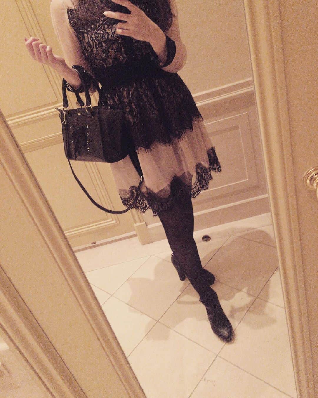 藤咲きく乃さんのインスタグラム写真 - (藤咲きく乃Instagram)「#blacklacedress」11月13日 0時35分 - kikuchyaso