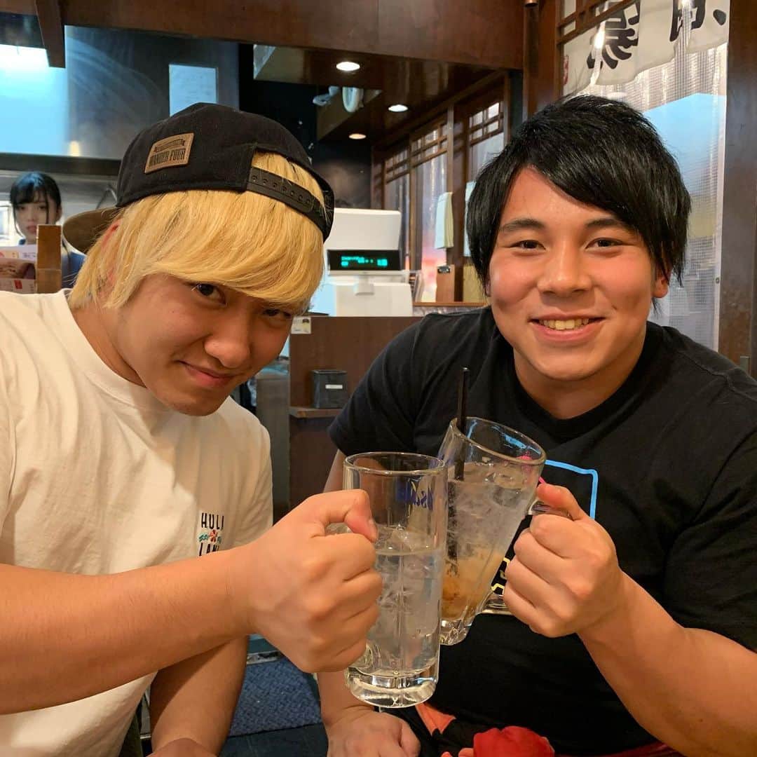 下村大樹のインスタグラム：「同期！お互いDDTやめてもずっと同期！ #ddtpro  #basara_pw  #グラミリ」