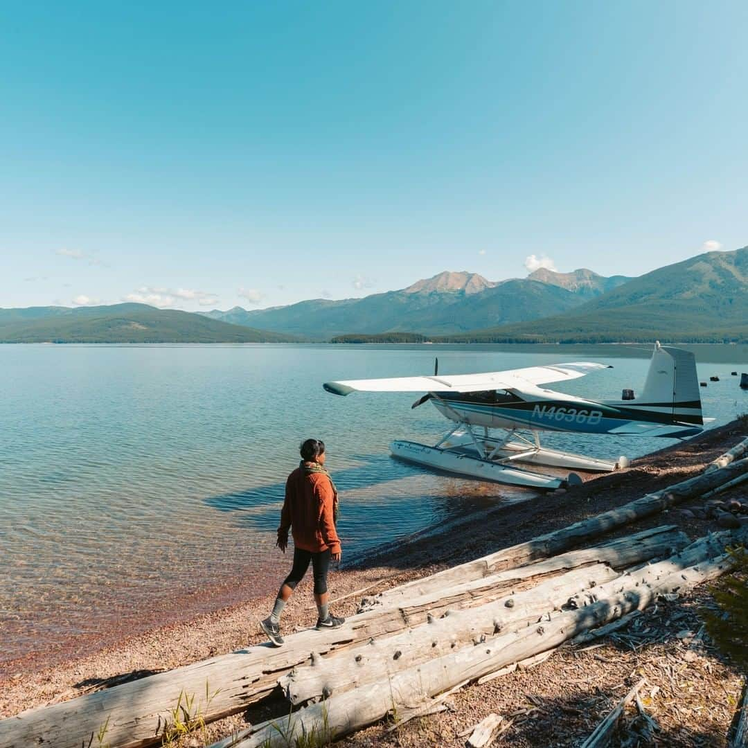 Visit The USAさんのインスタグラム写真 - (Visit The USAInstagram)「Some of the most incredible views can be seen in Montana. Fly away in a float plane ✈️ to see even more from above! With mountains, glaciers, lakes, and prairies, "Big Sky country" is full of opportunities to explore. #VisitTheUSA Follow #UnitedStories as we spend the year collecting unique stories from across the country with our mobile content creation labs.」11月13日 1時00分 - visittheusa