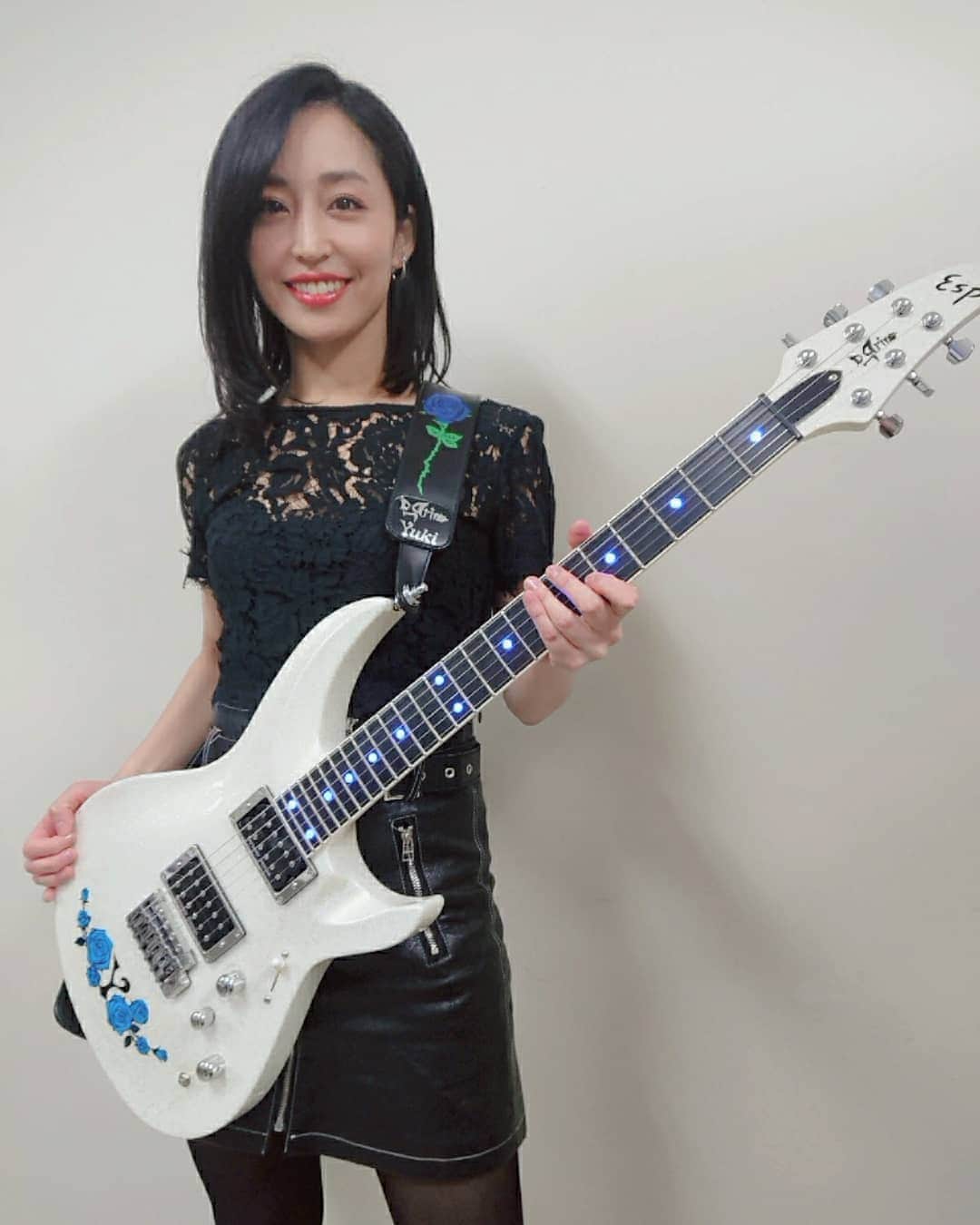 Yukiさんのインスタグラム写真 - (YukiInstagram)「「うたコン」ご覧いただきありがとうございました！ 応援してくれた皆さんありがとうございました！凄い経験だった。 憧れの石川さゆりさんと憧れの番組で演奏できて本当夢みたいでした！ 関係者の皆様もありがとうございます！  #D_Drive #yuki #うたコン #NHK #guitar」11月13日 1時22分 - d_drive_gt_yuki