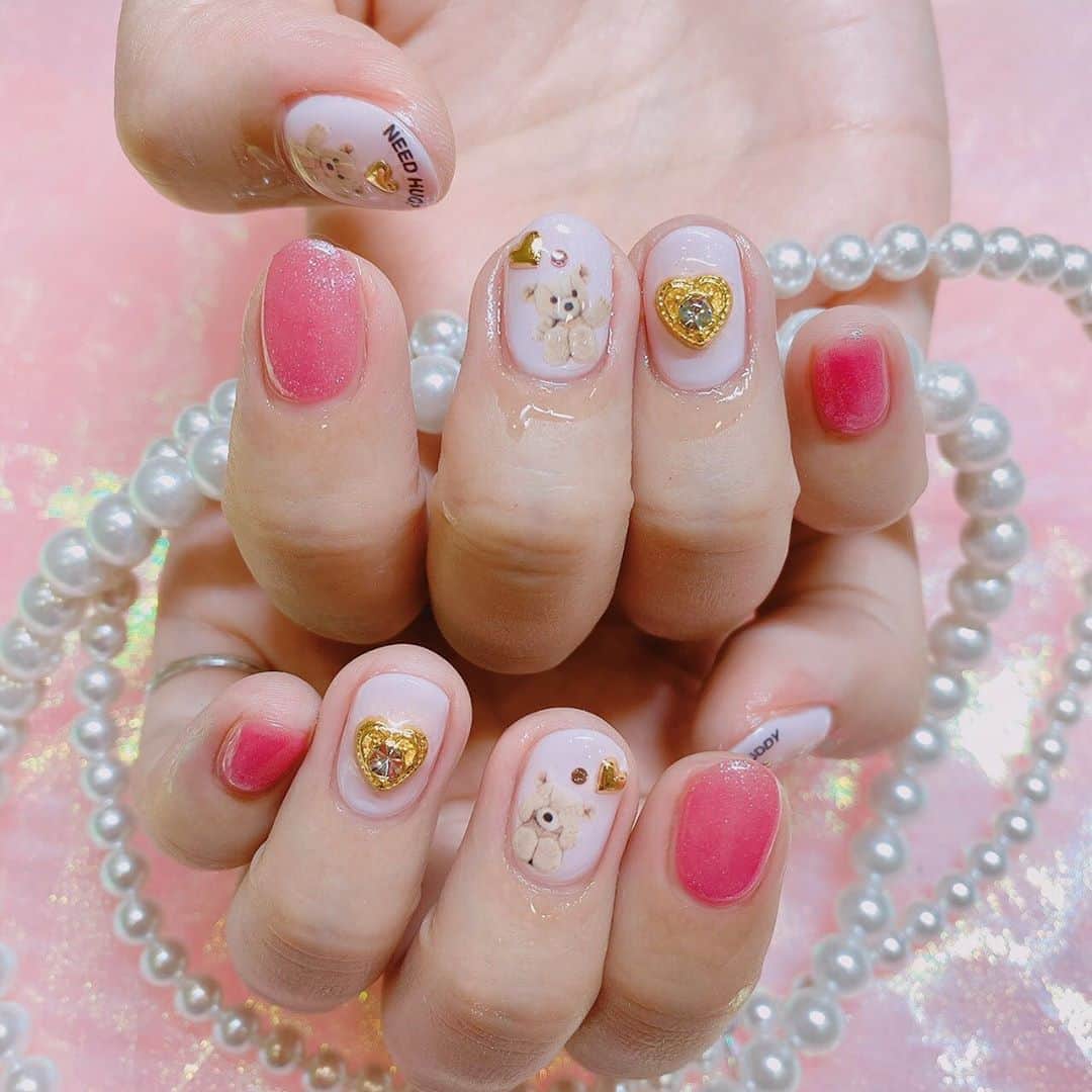 葉月七瀬のインスタグラム：「‪ꫛꫀꪝnail💅🏻 Pomynailさんで店長のなぎちゃんに やってもらったよ✨ 安定のPINK🎀💕💓💗 そして久々のクマたん🧸💕 ハートいっぱい💓💓 ちょー可愛い🥰 #newnail #pomynail  #pink #くま #ハート」