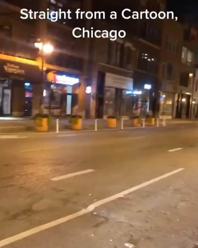 The Best From Vineのインスタグラム：「People are seriously amazing! 📹 @dan.songs . For more amazing videos follow @bestofbviral . #bike #chicago #peopleareawesome #amazing #cooldude #funny #trick #stunt #stuntman #entertainer」