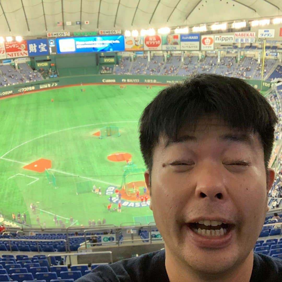 西川晃啓さんのインスタグラム写真 - (西川晃啓Instagram)「気絶観戦  今年は観戦すると負け試合ばかりで気絶  #あるある探検隊#レギュラー#気絶#気絶の日々#ギャグ#プレミア12#東京ドーム#アメリカ#侍ジャパン#敗戦#観戦#したら#負ける#今年#うーん」11月13日 1時39分 - kizetu