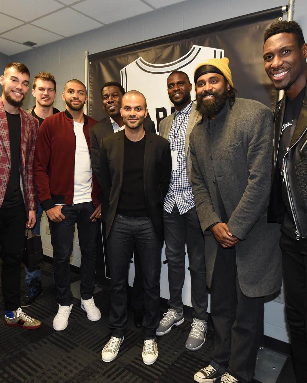 NBAさんのインスタグラム写真 - (NBAInstagram)「#MerciTony ...the @spurs celebrate @_tonyparker09’s incredible career and raise #9 to the rafters in San Antonio!」11月13日 1時42分 - nba