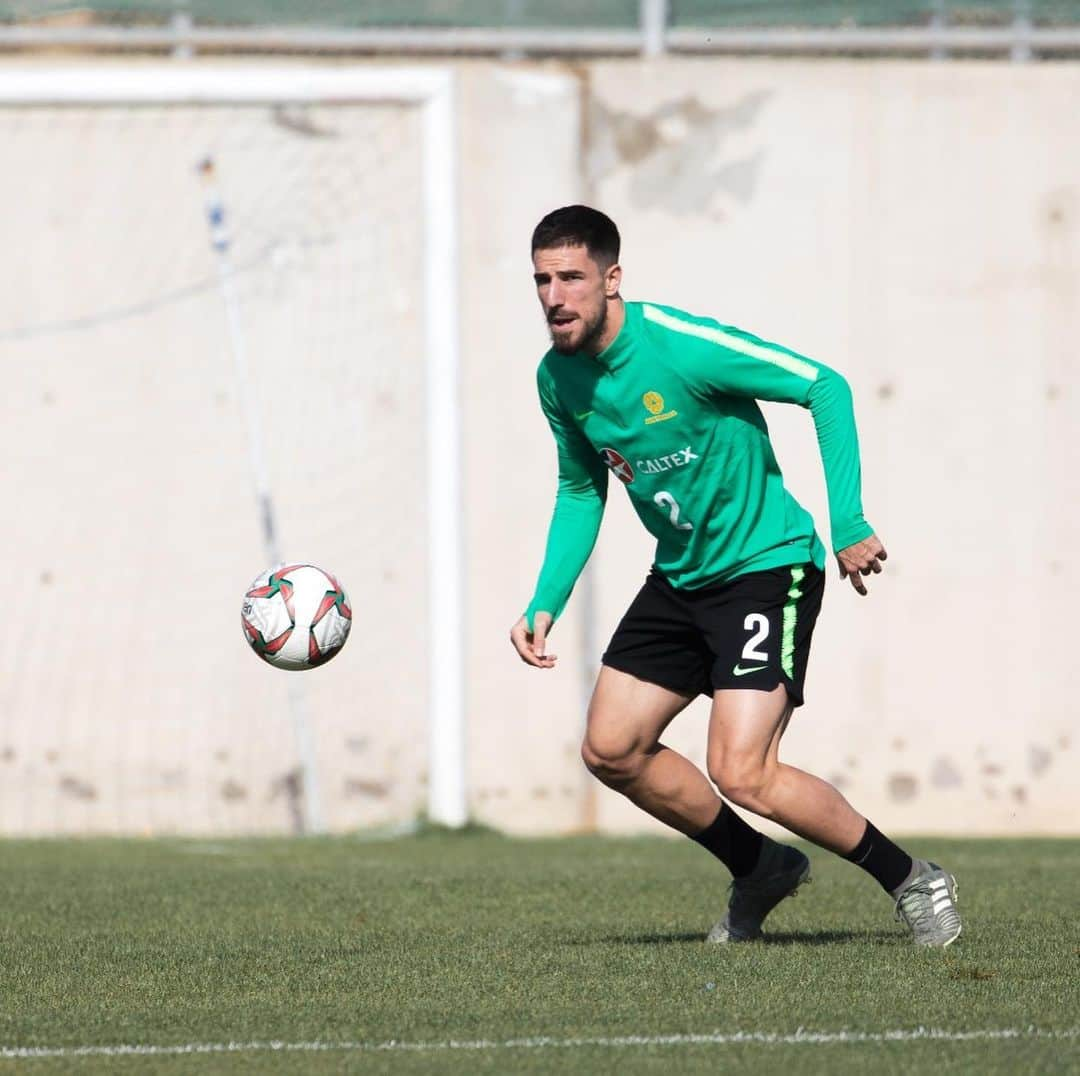 ミロシュ・デゲネクさんのインスタグラム写真 - (ミロシュ・デゲネクInstagram)「Working hard and great to back in camp with the @socceroos ❤️🇦🇺⚽️ #MD2 #australia #workhard #dreambig #neverstop #believe #football」11月13日 2時08分 - milosdegenek