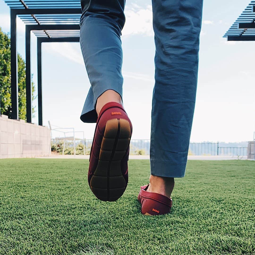 スイムズのインスタグラム：「Loafers that look good from every angle. Shop our Classic Venetian in fall-friendly colors. #tuesdayshoesday #loafers #mensshoes」