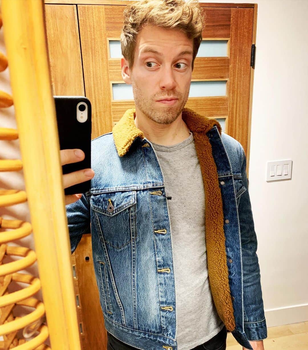 バーレット・フォアのインスタグラム：「No teddy bears were harmed in the making of this jacket. 🧸」