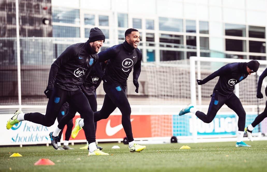 カラム・ウィルソンのインスタグラム：「• Manager: Whoever wins starts the match... Me: 🏃🏽‍♂💨🤣」